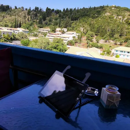 Iris Apartmanhotel Áyios Nikítas
