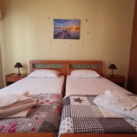 Iris Apartmanhotel *