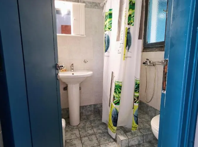 Iris Айос-Никитас