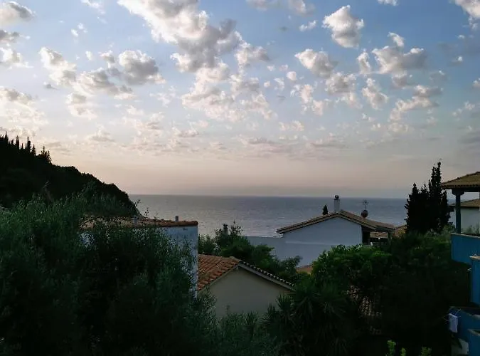 Апарт-отель Iris Айос-Никитас