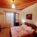 Iris Aparthotel Áyios Nikítas