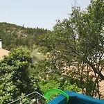 Aparthotel Iris 3*