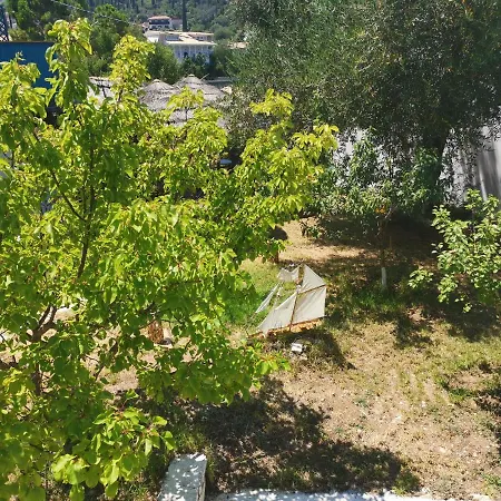Iris Hotel apartamentowy Áyios Nikítas