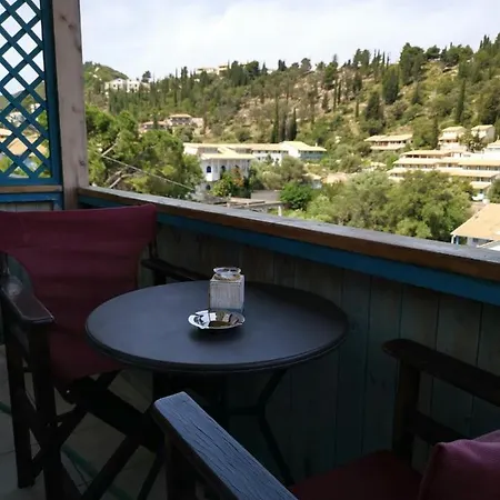 Iris 4* Áyios Nikítas