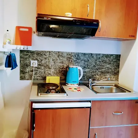 Iris Hotel apartamentowy Áyios Nikítas