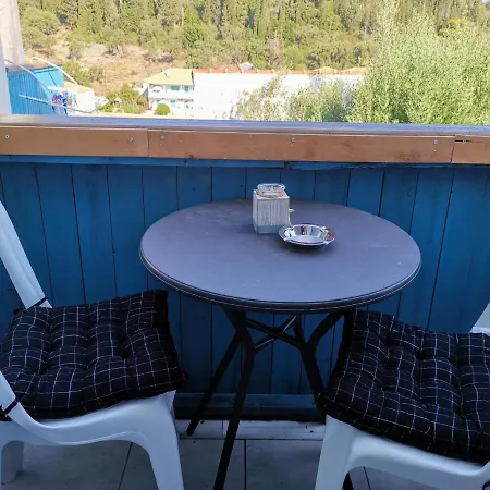 Iris Aparthotel *