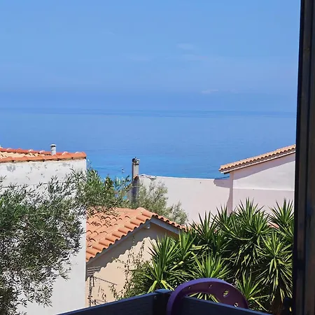 Iris 4* Áyios Nikítas