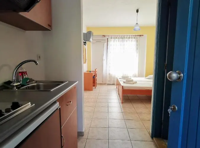 Iris 4* Áyios Nikítas