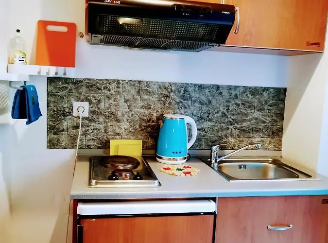 Iris Hotel apartamentowy Áyios Nikítas