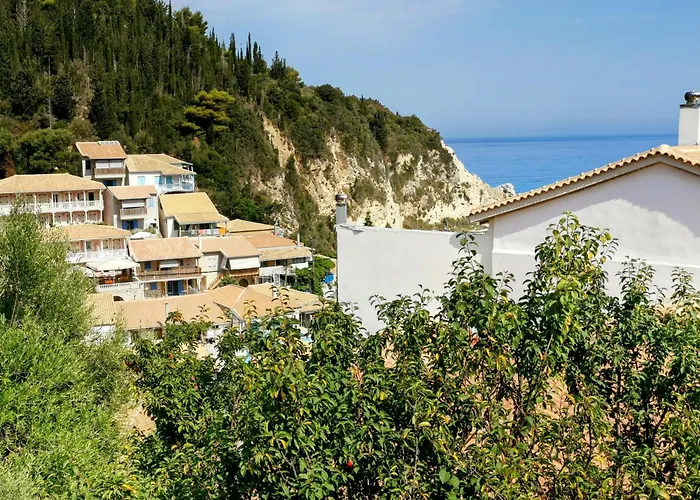 Iris Áyios Nikítas