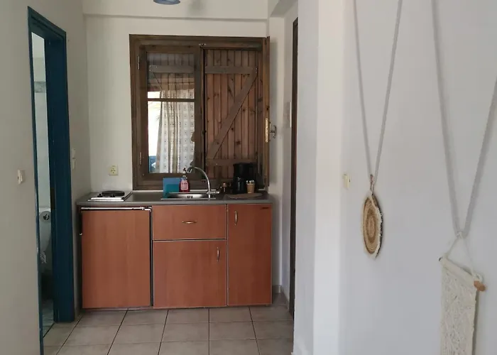 Iris 4* Áyios Nikítas